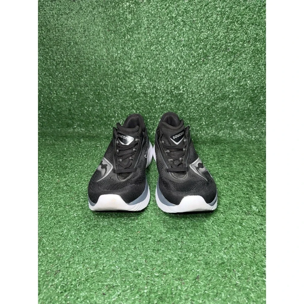 Saucony Kinvara 15 Womens Size 7.5 Black White Running Shoes Sneakers S10967-208